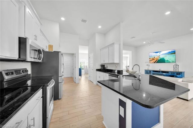 2543 SW 5th AVE, Cape Coral, FL 33914