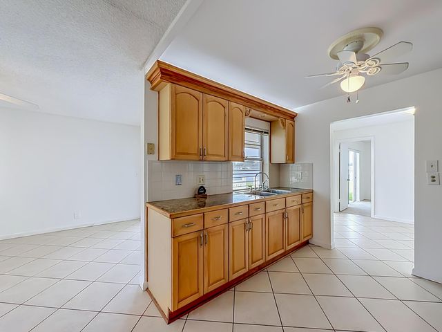 8504 NW 14th Street, Plantation, FL 33322