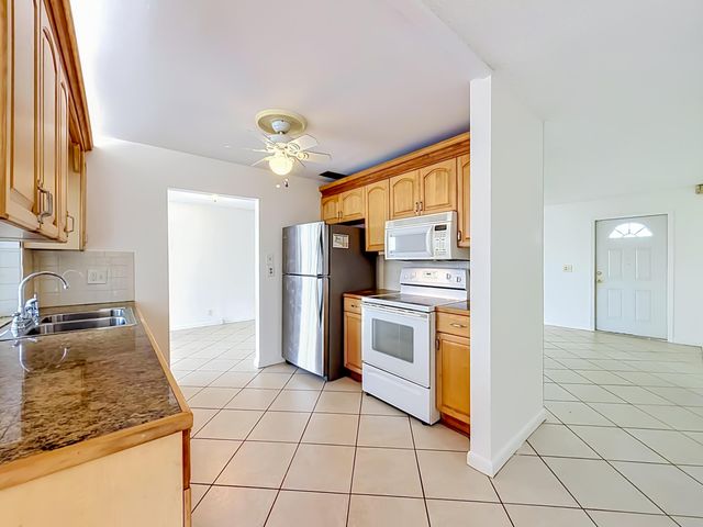8504 NW 14th Street, Plantation, FL 33322