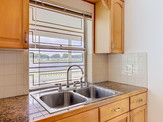 8504 NW 14th Street, Plantation, FL 33322