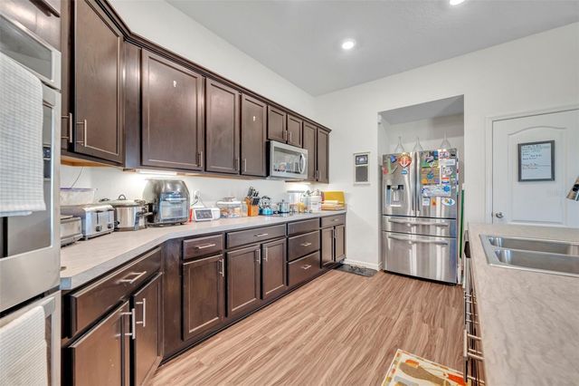 2488 BEGONIA STREET, Mascotte, FL 34753