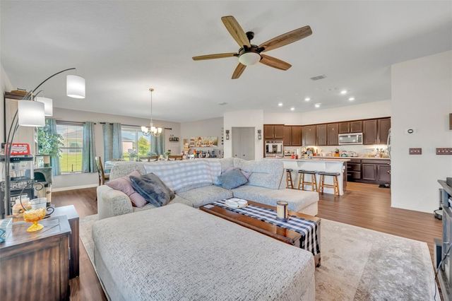 2488 BEGONIA STREET, Mascotte, FL 34753