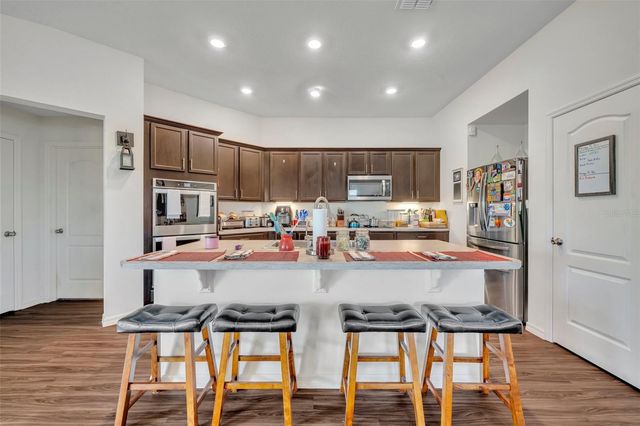 2488 BEGONIA STREET, Mascotte, FL 34753