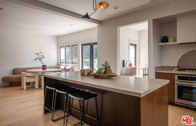 1715 S Kingsley Drive, Los Angeles, CA 90006