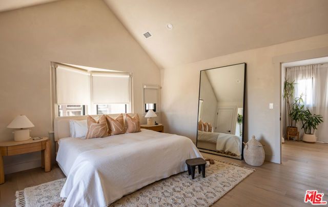 1715 S Kingsley Drive, Los Angeles, CA 90006