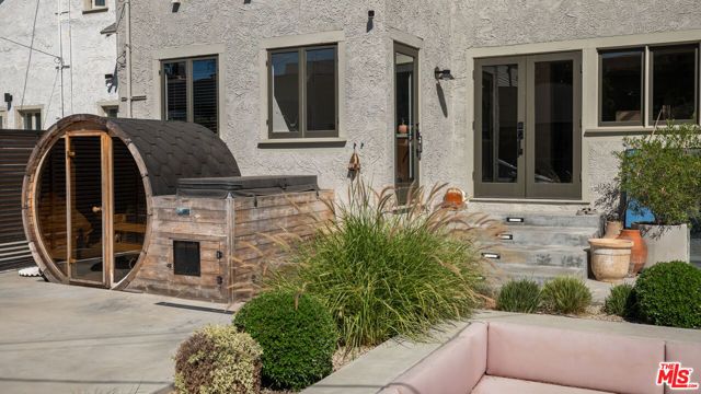 1715 S Kingsley Drive, Los Angeles, CA 90006