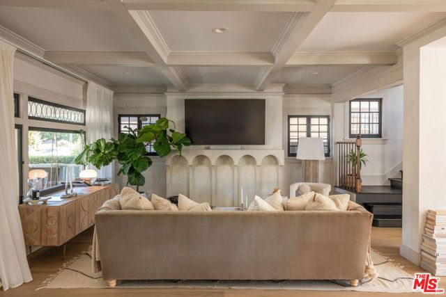 1715 S Kingsley Drive, Los Angeles, CA 90006