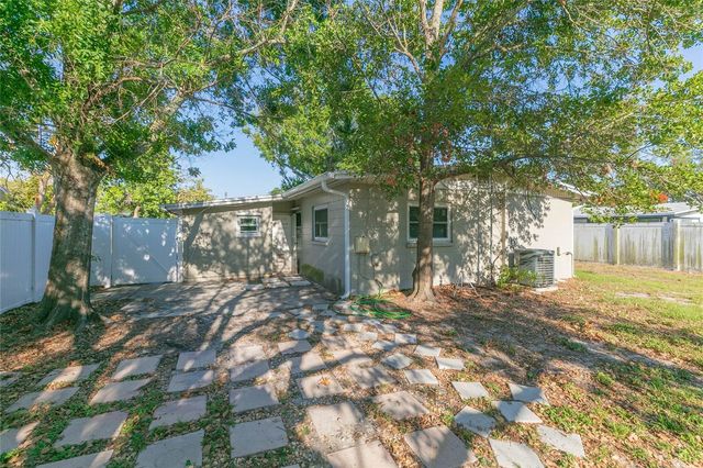 6321 S RENELLIE COURT, Tampa, FL 33616