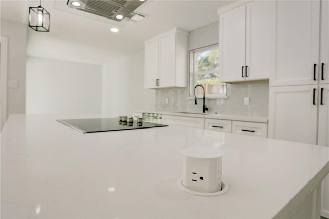 6015 Spellman Road, Houston, TX 77096