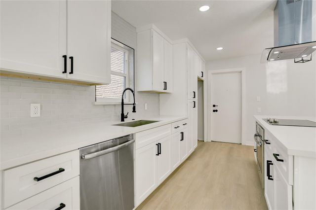 6015 Spellman Road, Houston, TX 77096