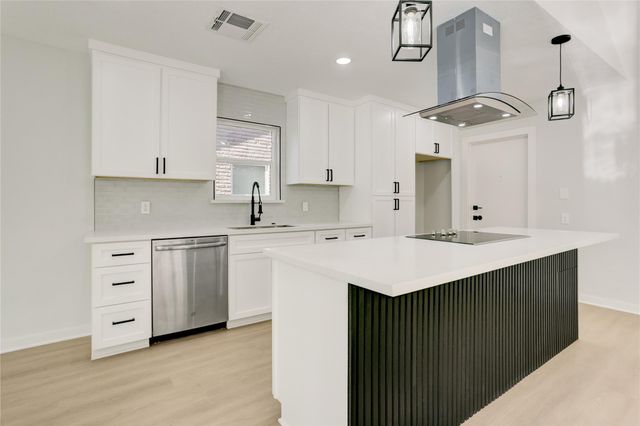 6015 Spellman Road, Houston, TX 77096