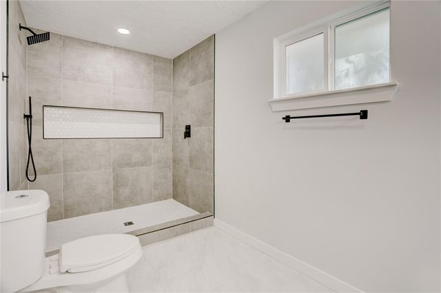 6015 Spellman Road, Houston, TX 77096