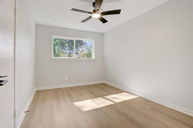 6015 Spellman Road, Houston, TX 77096