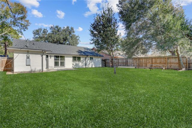 6015 Spellman Road, Houston, TX 77096