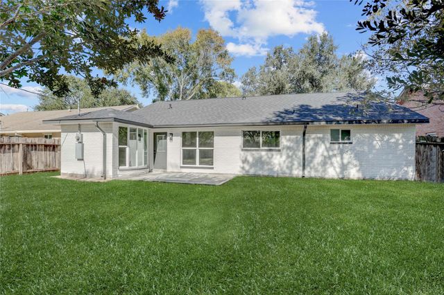 6015 Spellman Road, Houston, TX 77096