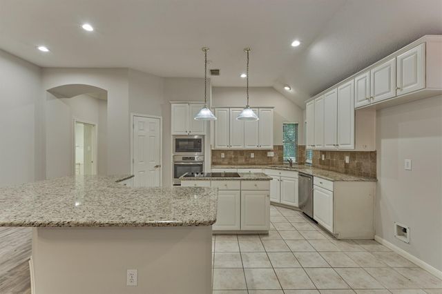 51 S Crossed Birch Place, The Woodlands, TX 77381