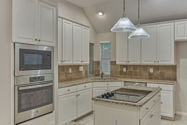 51 S Crossed Birch Place, The Woodlands, TX 77381