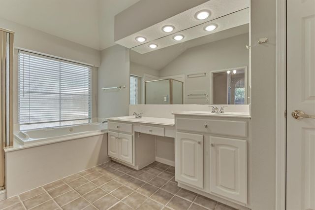 51 S Crossed Birch Place, The Woodlands, TX 77381