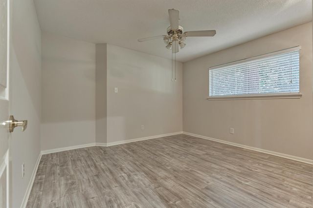 51 S Crossed Birch Place, The Woodlands, TX 77381