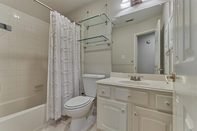 51 S Crossed Birch Place, The Woodlands, TX 77381
