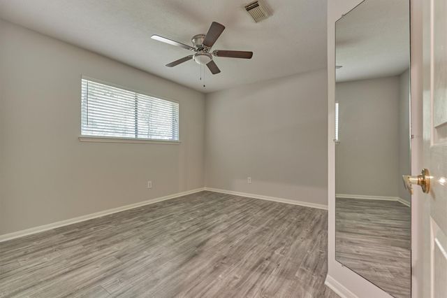 51 S Crossed Birch Place, The Woodlands, TX 77381