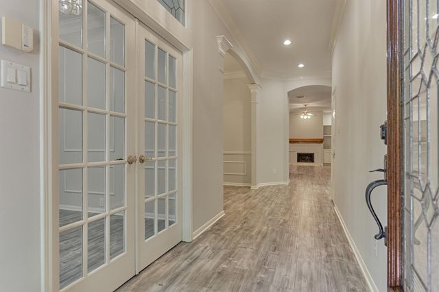 51 S Crossed Birch Place, The Woodlands, TX 77381