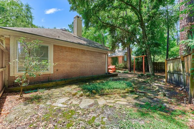51 S Crossed Birch Place, The Woodlands, TX 77381