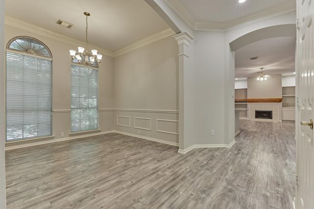 51 S Crossed Birch Place, The Woodlands, TX 77381