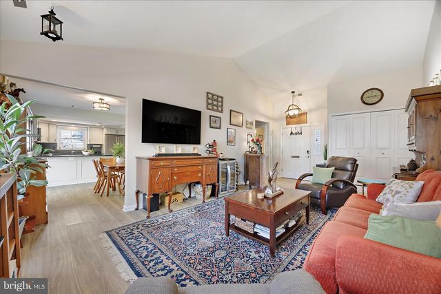 1873 HARCOURT AVE, Crofton, MD 21114