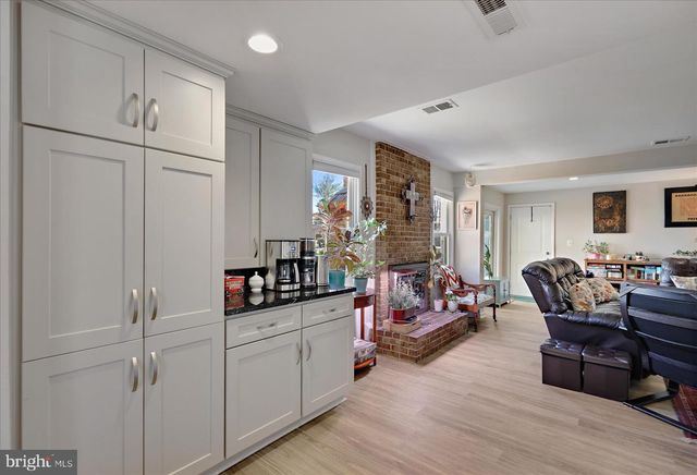 1873 HARCOURT AVE, Crofton, MD 21114