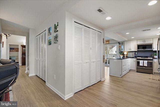 1873 HARCOURT AVE, Crofton, MD 21114