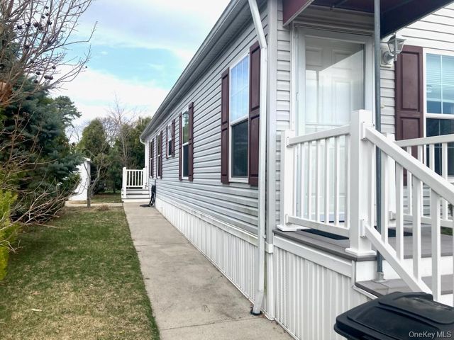 1661 Old Country Road 348, Riverhead, NY 11901