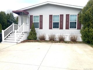 1661 Old Country Road 348, Riverhead, NY 11901