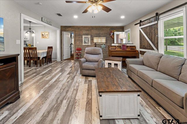 403 Kennedy, Lindale, TX 75771