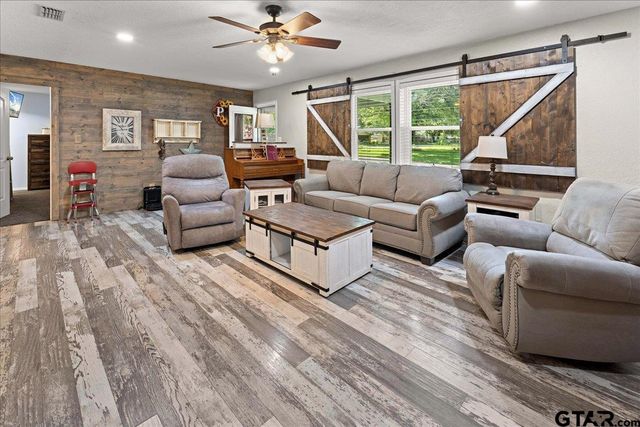 403 Kennedy, Lindale, TX 75771
