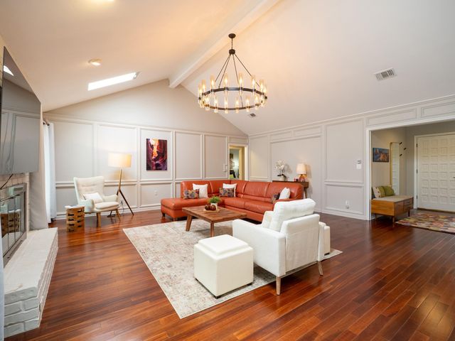 2110 Wychwood DR, Austin, TX 78746