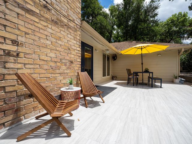 2110 Wychwood DR, Austin, TX 78746