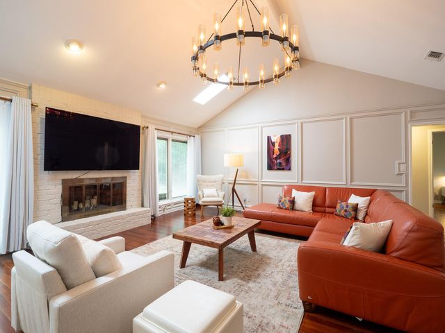 2110 Wychwood DR, Austin, TX 78746