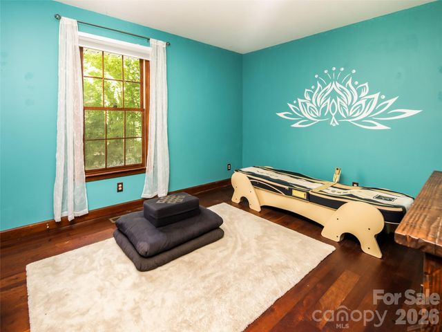 30 Falcon Wood Way, Hendersonville, NC 28739