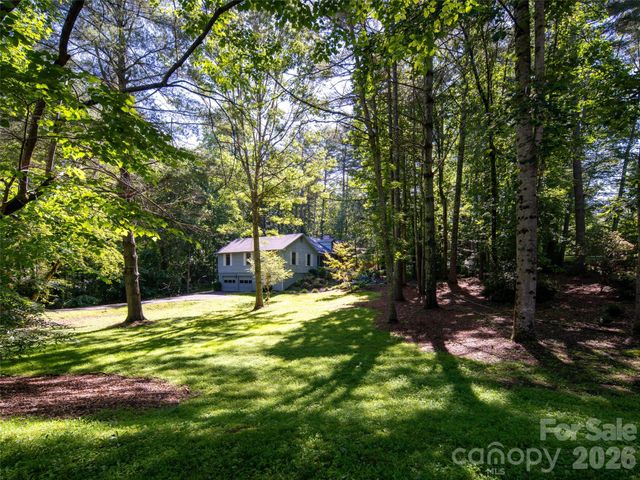 30 Falcon Wood Way, Hendersonville, NC 28739