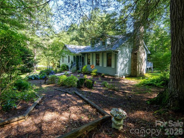 30 Falcon Wood Way, Hendersonville, NC 28739