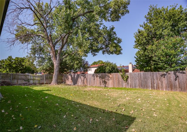 8021 Pebblebrook Drive, Watauga, TX 76148