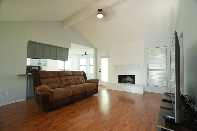 8021 Pebblebrook Drive, Watauga, TX 76148