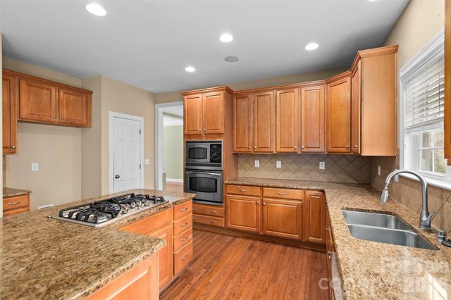 9333 Standerwick Lane, Huntersville, NC 28078