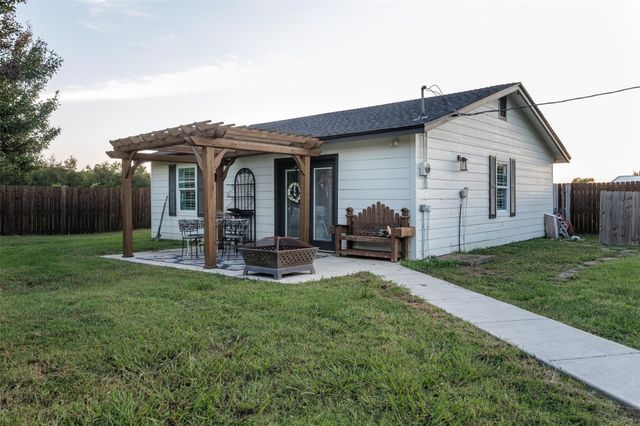 511 S Sulphur Street, Leonard, TX 75452
