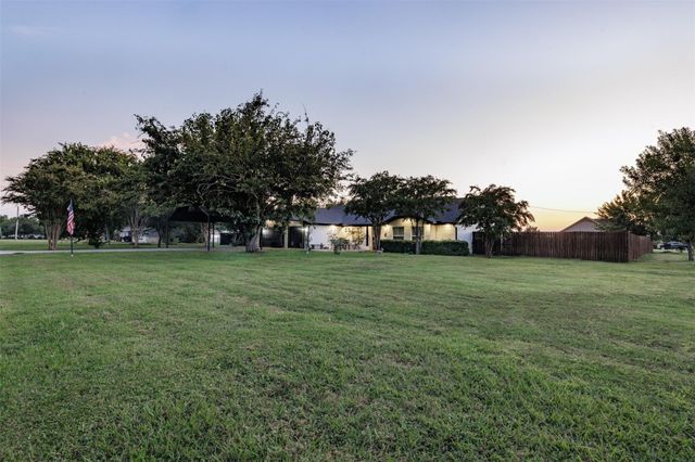 511 S Sulphur Street, Leonard, TX 75452