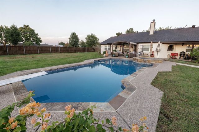 511 S Sulphur Street, Leonard, TX 75452