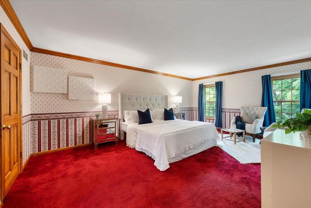 10800 N Norway DRIVE, Mequon, WI 53092