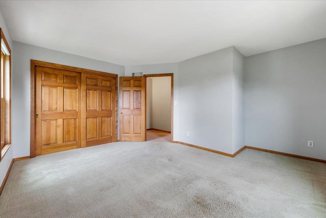 10800 N Norway DRIVE, Mequon, WI 53092