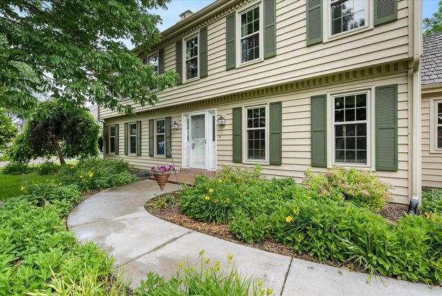 10800 N Norway DRIVE, Mequon, WI 53092